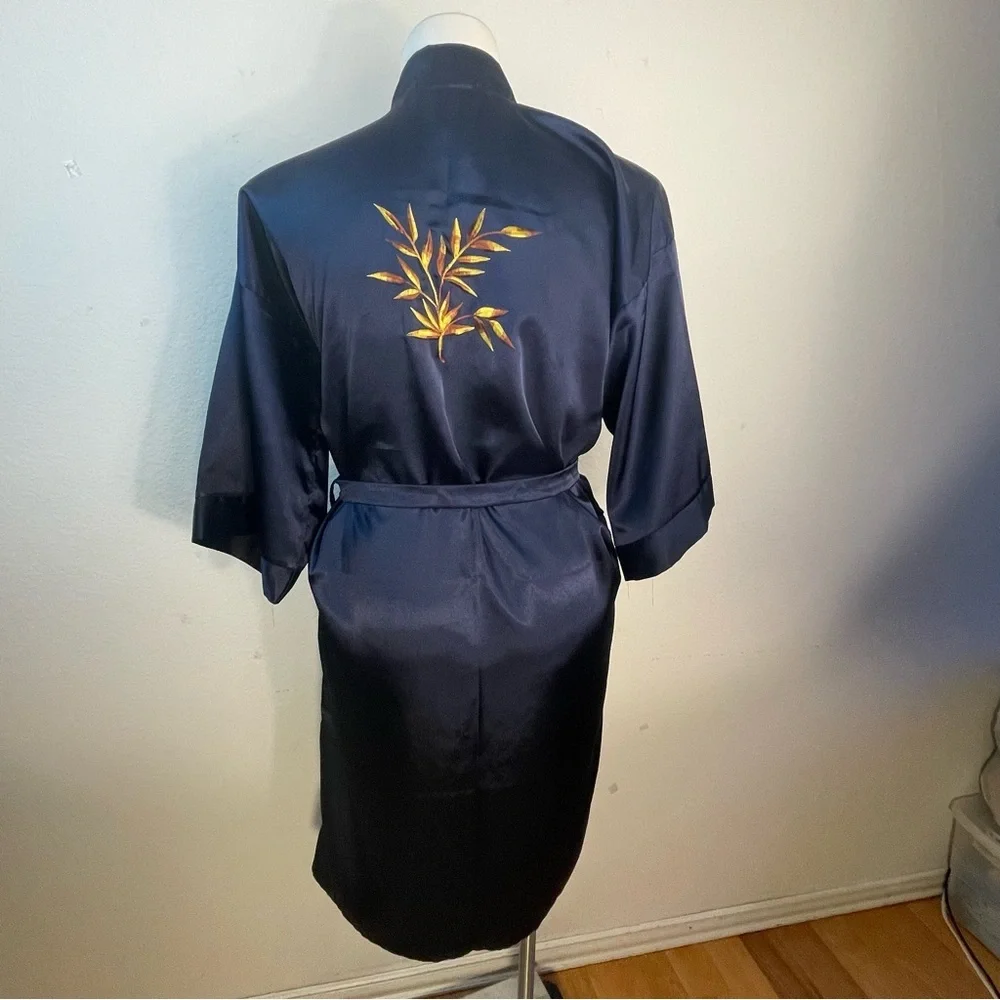 Designer embroidered silk robe made in Vietnam by Lan Huong Asian Belted pockets